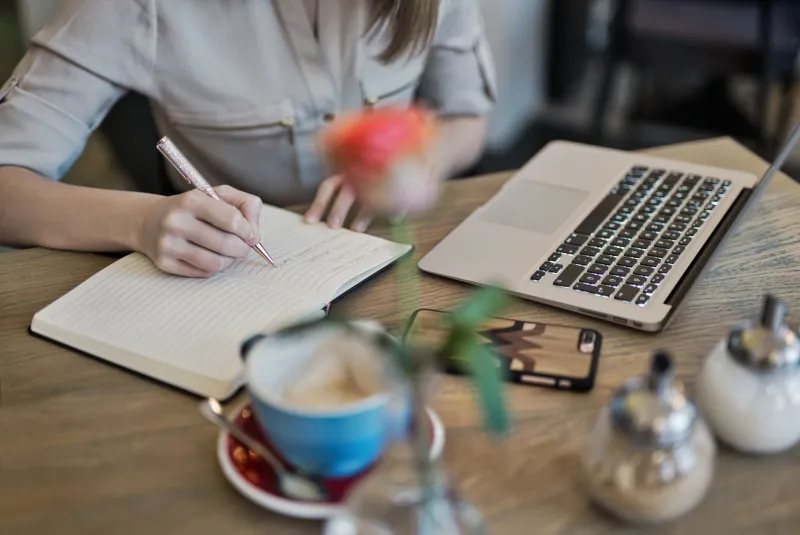 7 Habits I Refuse to Skip at 9:30 AM — And the Real Reasons They Work
