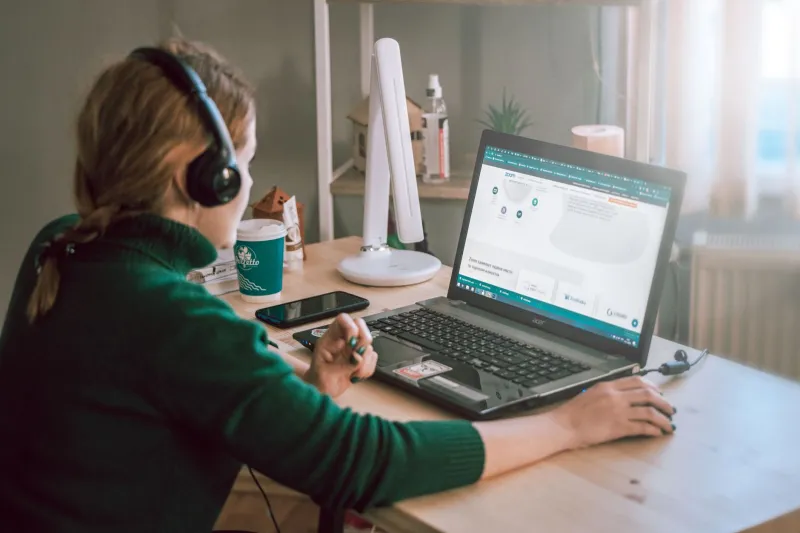 Press Play or Stay Silent? What Your 9:30 AM Playlist Reveals About How You Actually Work