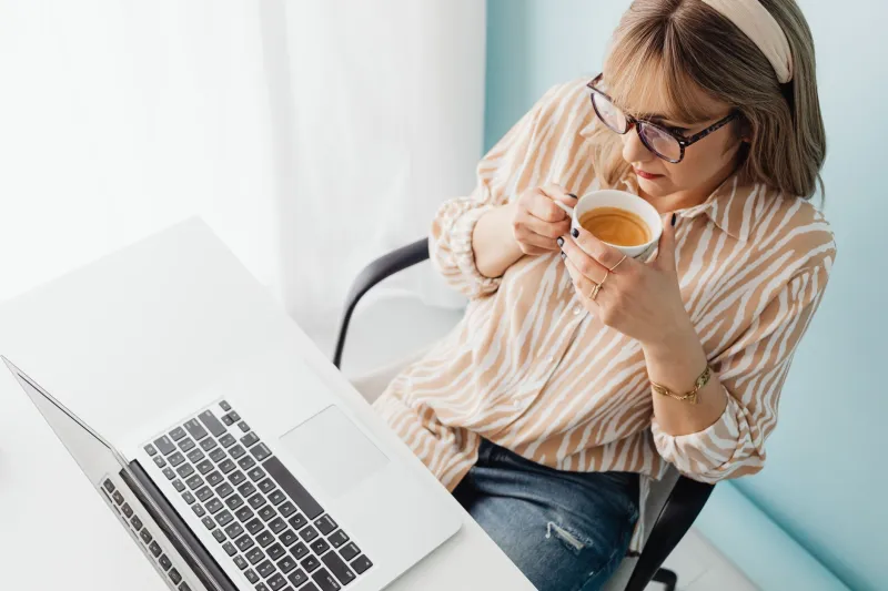 Doing Your Best Work While Looking Like You're Drowning in Email — The 9:30 AM Secret Nobody Talks About